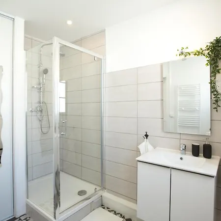 #lindustriochampetre Free Parking, Bien Situe, Spacieux, Proche Clinique Apartment Rouen