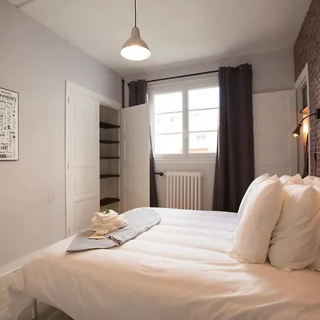 #lindustriochampetre Free Parking, Bien Situe, Spacieux, Proche Clinique Apartment